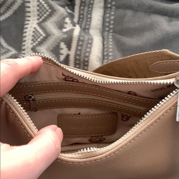 Steve Madden tan crossbody with pouch - Picture 5 of 5